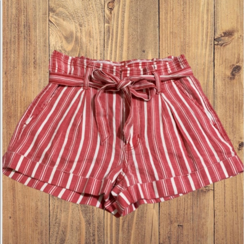 NWT women’s American Eagle red white stripe short size 00